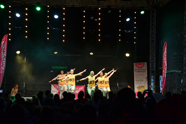 Hip Hop Auftritt auf dem Stadtfest Dresden, Tanzverein Empire of Outcast